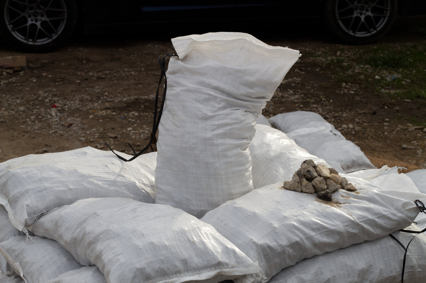 Bagged 1.5 Crushed Concrete Rock