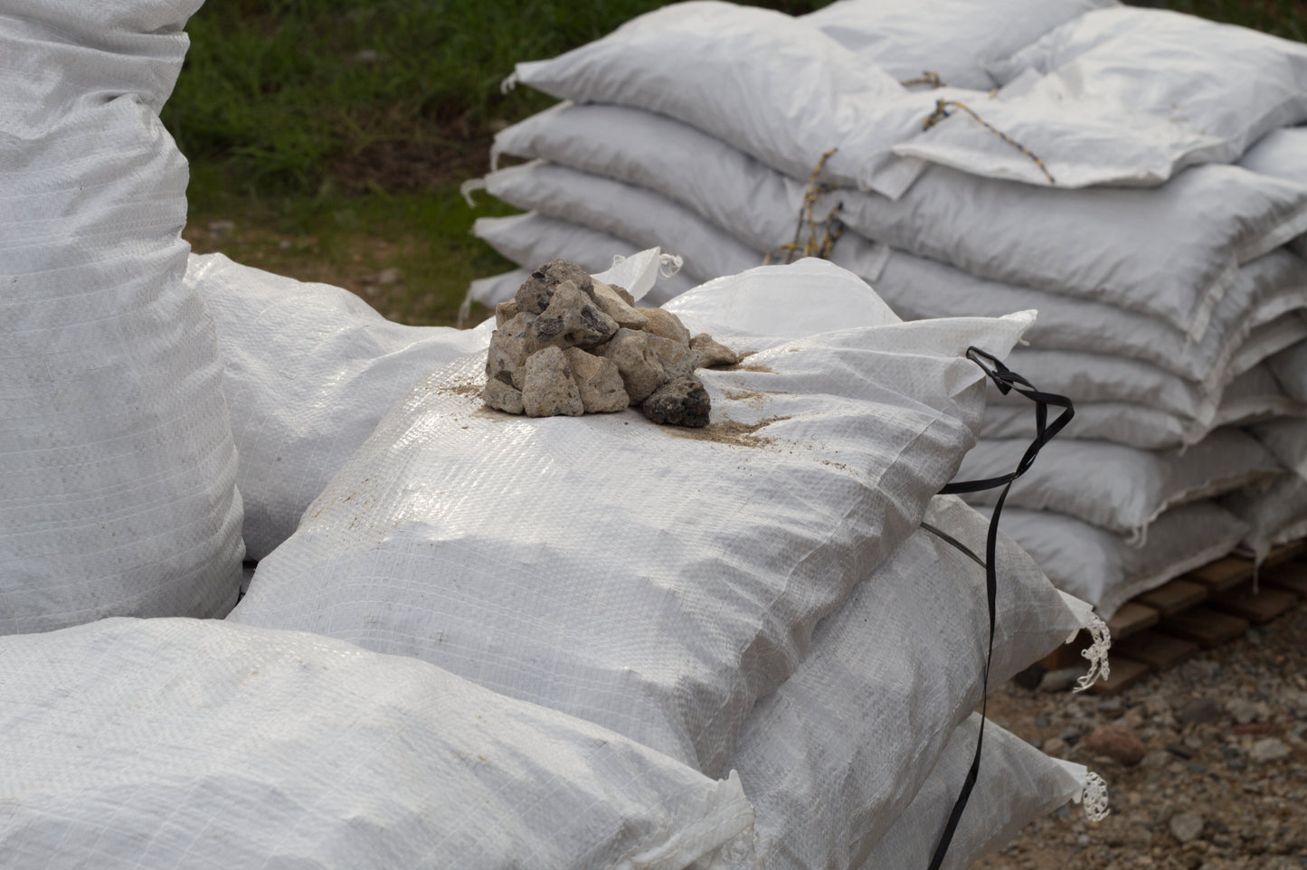 Bagged 1.5 Crushed Concrete Rock