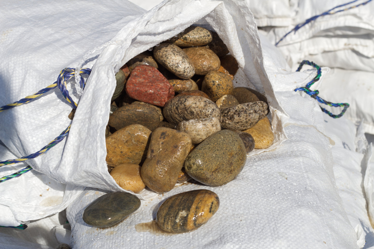 Bagged 1" to 2" Colorado River Rock